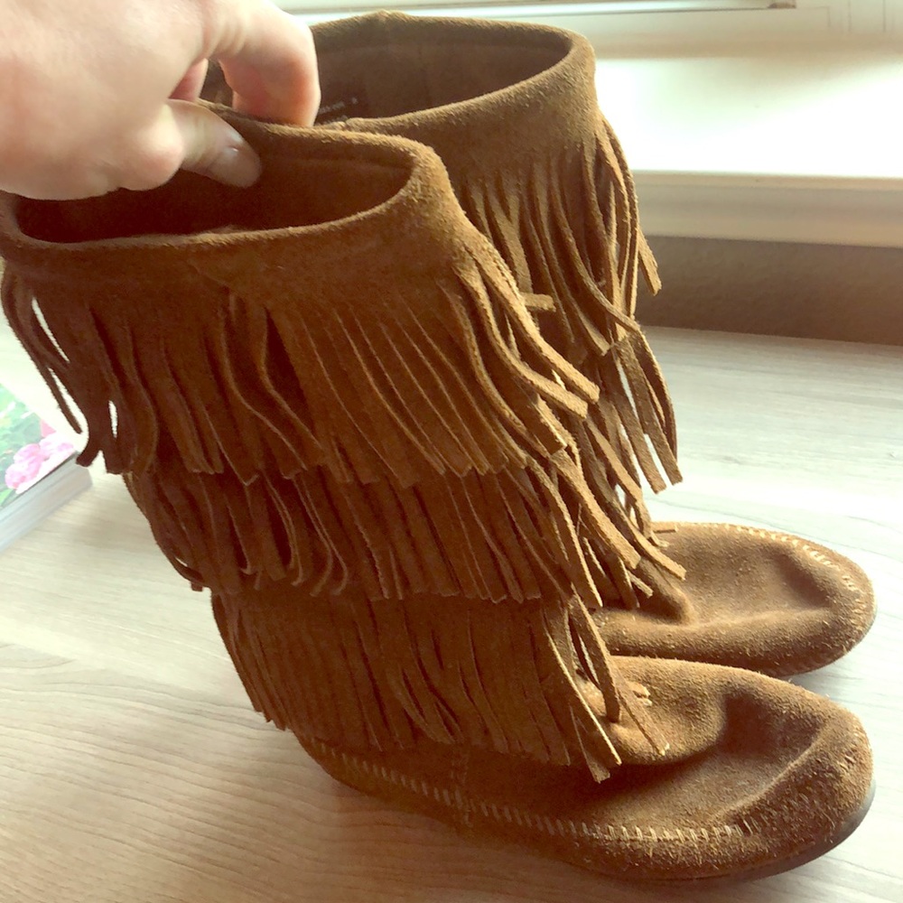 Minnetonka fringe boots